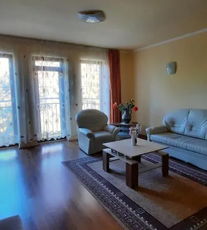 Bastya Apartmanhaz דירה Sárvár