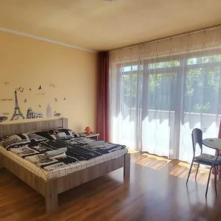 Bastya Apartmanhaz 아파트 Sárvár