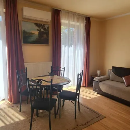 Bastya Apartmanhaz Διαμέρισμα *