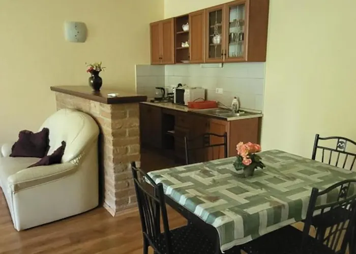 公寓 Bastya Apartmanhaz *